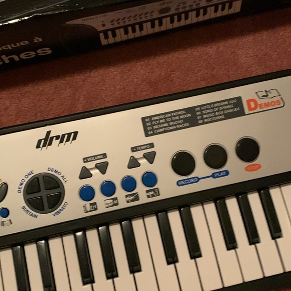 NWOT DRM3701 37-Ket Electronic Keyboard - Picture 11 of 13